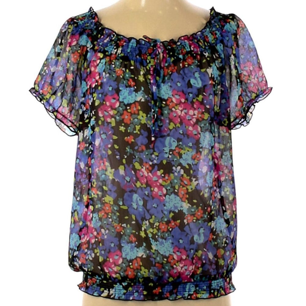 Cato Women's Sheer Floral Top Size: 14/16W